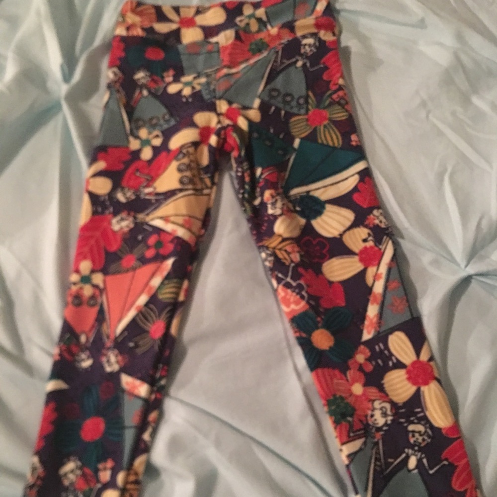 Lularoe Frozen Anna and Elsa small leggings s/m